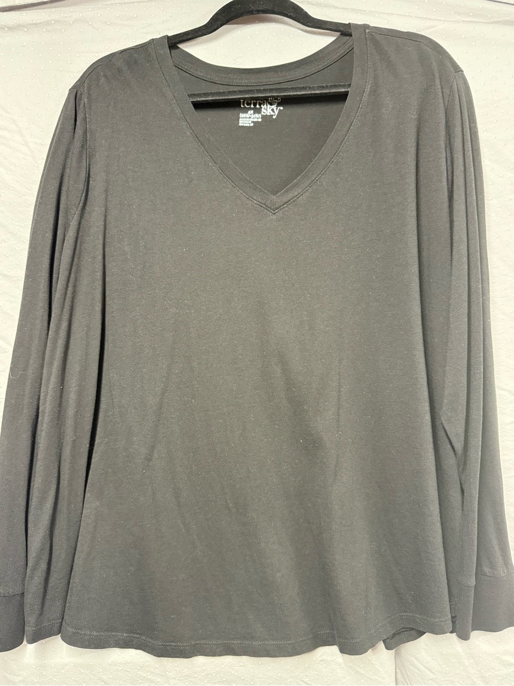 Terra & Sky Women's Black V-Neck Long Sleeve Top 4X